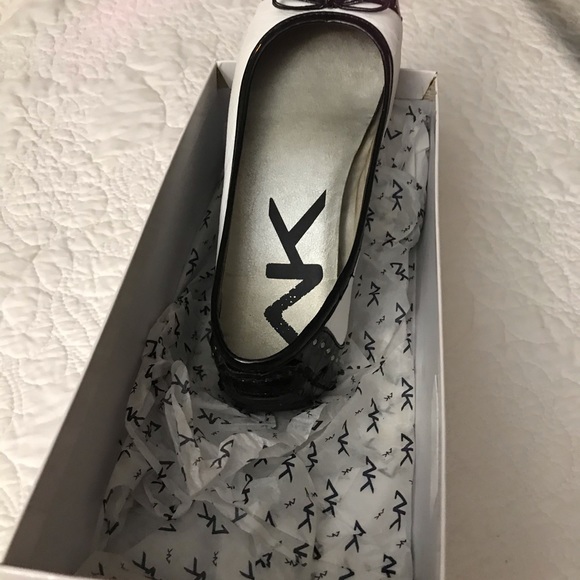 Anne Klein Sport ballet flats - Picture 2 of 7